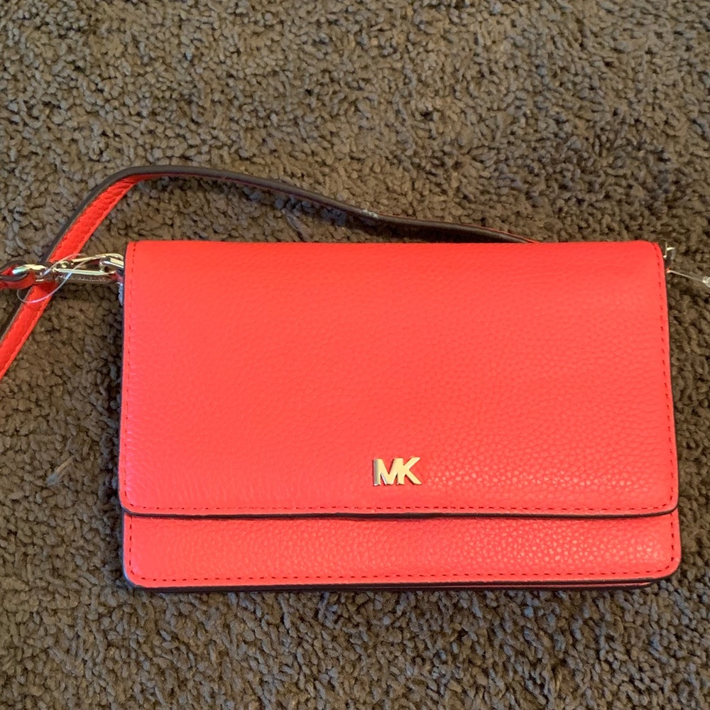 Michael Kors Crossbody wallet